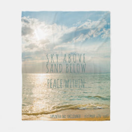 Sonnenaufgang Himmel über Sand unter Monogramm Fleecedecke