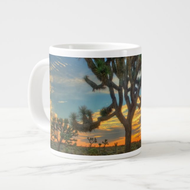 Sonnenaufgang im Joshua-Baum-Nationalpark Jumbo-Tasse (Vorderseite Links)
