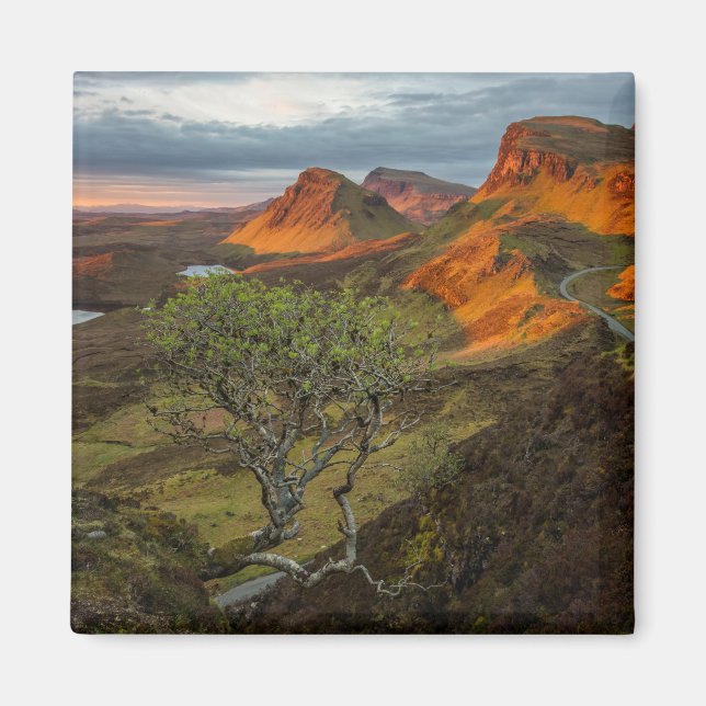 Sonnenaufgang in den Bergen von Quiraing auf Skye, Magnet (Vorne)