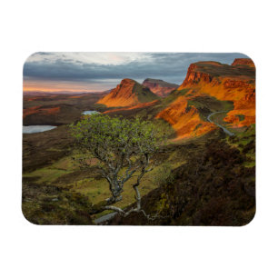 Sonnenaufgang in den Bergen von Quiraing auf Skye, Magnet