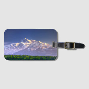 Sonnenaufgang küsst Strecke des Mount McKinley Gepäckanhänger