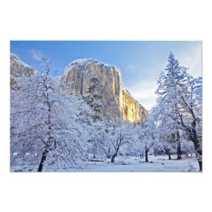 Sonnenaufgang Licht trifft El Capitan durch schnee Fotodruck