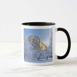 Sonnenaufgang trifft El Capitan durch Schnee Tasse