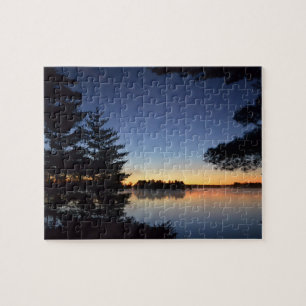 Sonnenaufgang über das Puzzle des nördlichen Sees