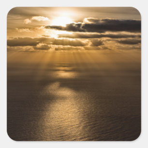 Sonnenaufgang über dem Atlantischen Ozean Quadratischer Aufkleber