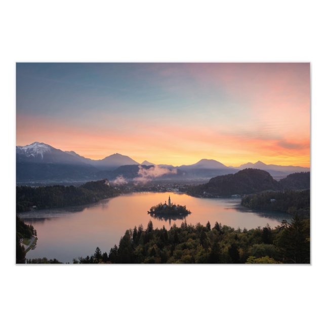 Sonnenaufgang über dem Foto Lake Bled (Vorne)