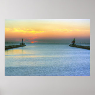 Sonnenaufgang über dem Kanal Poster