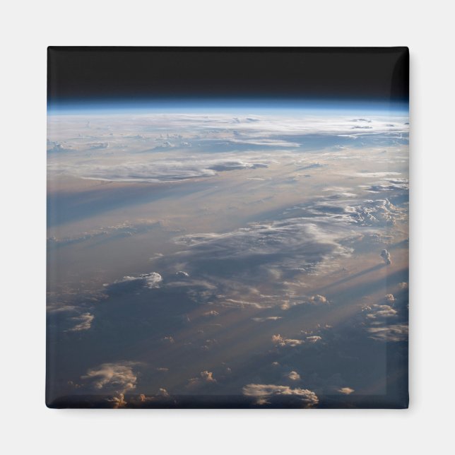 Sonnenaufgang über dem philippinischen Meer mit la Magnet (Vorne)