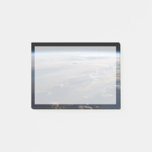 Sonnenaufgang über dem philippinischen Meer mit la Post-it Klebezettel