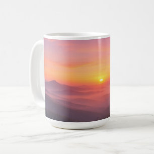 Sonnenaufgang über den rauschigen Ebenen Kaffeetasse