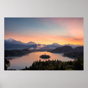 Sonnenaufgang über See ausgeblutetem Plakatdruck Poster