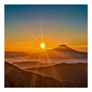 Sonnenaufgang zwischen den Hügeln Poster