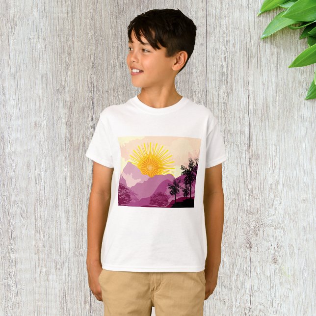 Sonnenaufgangslandschaft T-Shirt (Von Creator hochgeladen)
