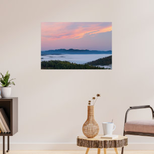 Sonnenaufgangsnebel im Tal Triglav, Slowenien Poster