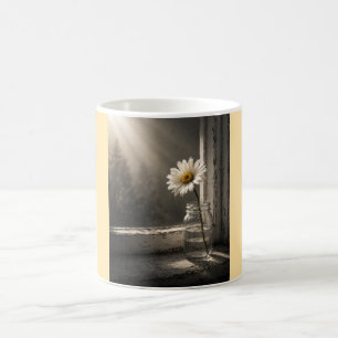 Sonnenbeschienene Margerite in Glas-Mug Kaffeetasse