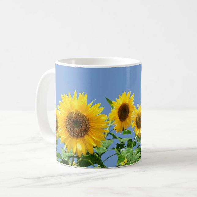 Sonnenblumen am Himmel blau Kaffeetasse (Vorderseite Links)