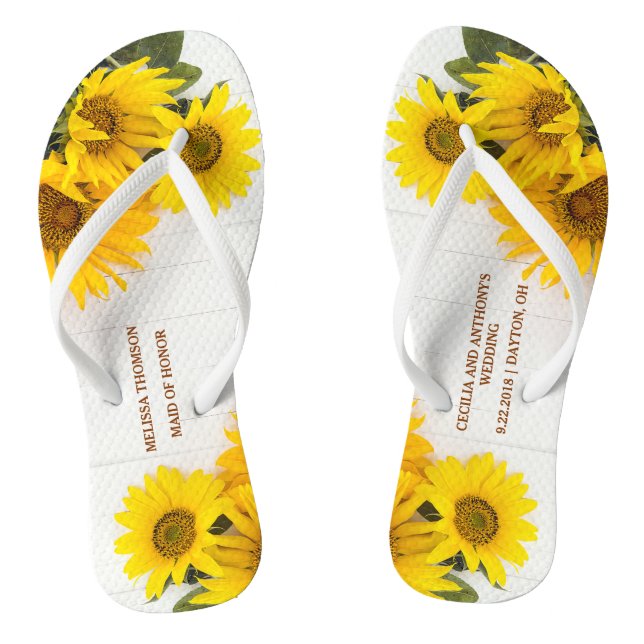 Sonnenblumen auf rustikaler hölzerner Hochzeit Flip Flops (Fußbett)