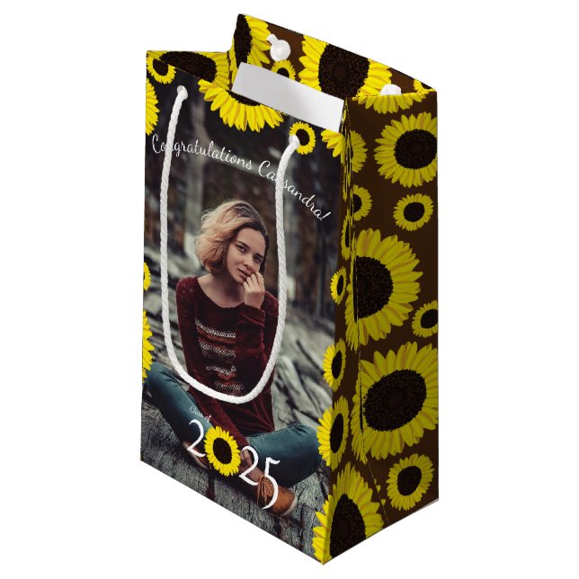 Sonnenblumen Country Graduation Party Kleine Geschenktüte (Vorderseite Schrägansicht)