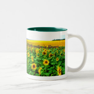 Sonnenblumen - Grün durch TDGallery Zweifarbige Tasse