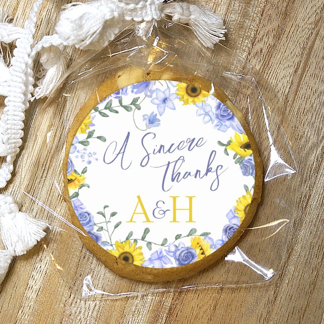 Sonnenblumen & Hochzeit des hellblauen Blumenkreid Runder Aufkleber (yellow sunflowers, dusty blue roses wedding favor sticker, label for cookies, treats and gifts)