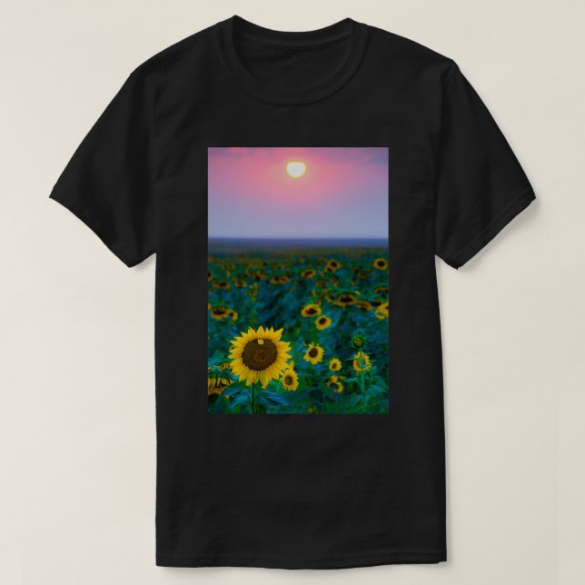 Sonnenblumen im Sonnenuntergang T-Shirt (Design vorne)