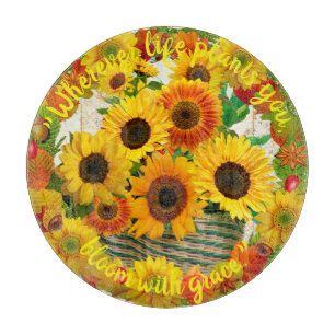 Sonnenblumen-Korb-Blumenstrauß blüht mit Anmut  Schneidebrett