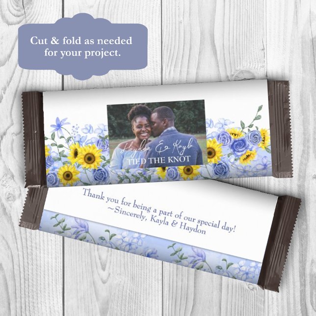 Sonnenblumen, Staubblaue Hochzeits-Candy-Bar-Verpa Flyer (yellow sunflower dusty blue wedding candy bar wrappers, diy personalized chocolate bar labels)