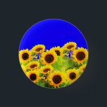 Sonnenblumen Ukraine Flaggenfarben Button - Freihe<br><div class="desc">Ukraine - Frieden - ukrainische Flagge Sonnenblumen - Unterstützung der Freiheit ! Machen wir die Welt zu einem besseren Ort - alle zusammen! Eine bessere Welt beginnt - abhängig - braucht Ihr auch! Sie können auf mehr als 1000 Zazzle-Produkte übertragen. Ändern Sie die Größe und verschieben oder entfernen und fügen...</div>