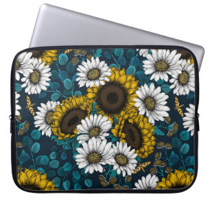 Sonnenblumen und Gänseblümchen, Sommergarten 2 Laptopschutzhülle