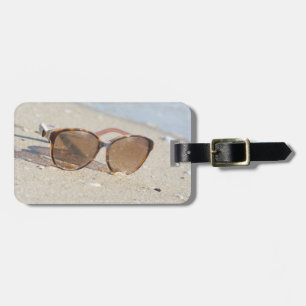Sonnenbrille am Strand Gepäckanhänger