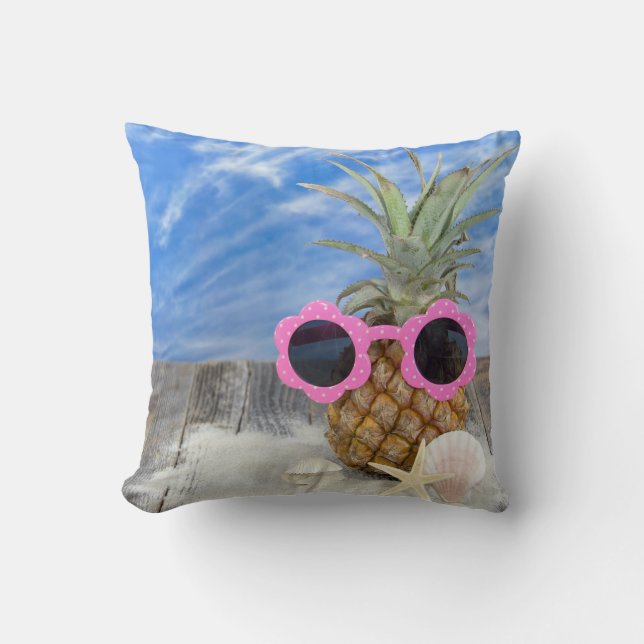 Sonnenbrille auf Ananas mit Muscheln Kissen (Vorderseite)