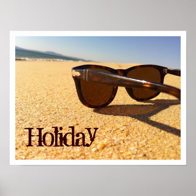 Sonnenbrille auf dem Strandposter Poster (Vorne)