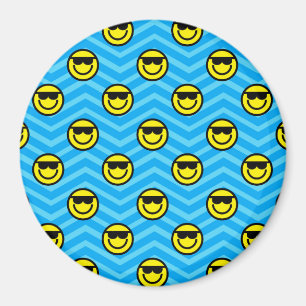 Sonnenbrille Happy Face auf blauem Zickzack Muster Magnet
