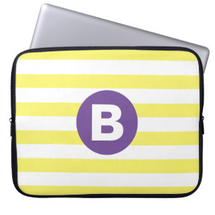 Sonnengelb gestreift mit lila Monogramm Laptopschutzhülle