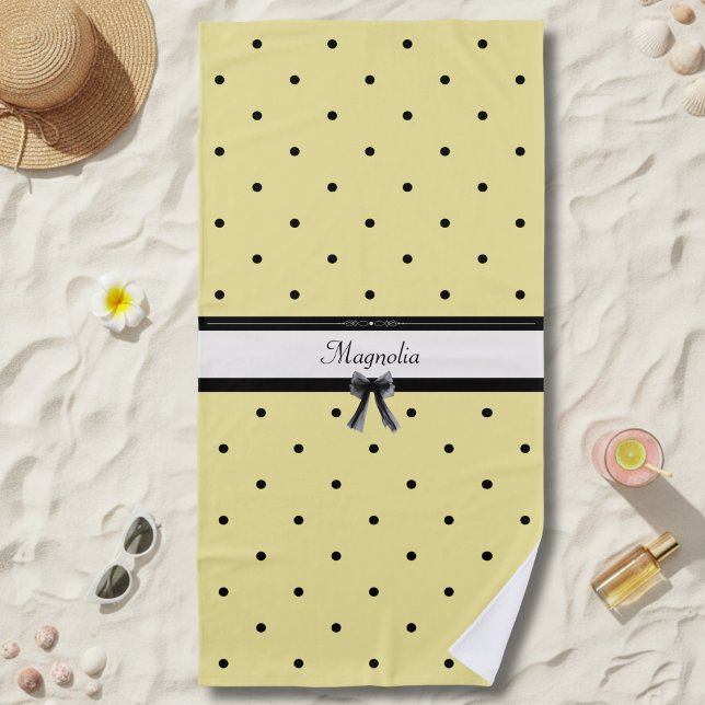 Sonnengelbes Chic Sommerurlaub Strandtuch (Sunny vibes only! Bright yellow & polka dots to make your beach spot easy to find.)