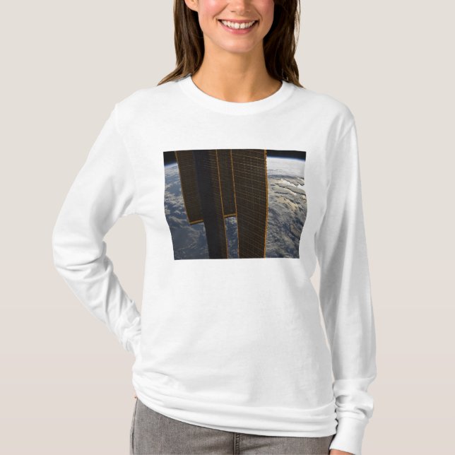 Sonnenkollektoren der Internationalen Raumstation T-Shirt (Vorderseite)