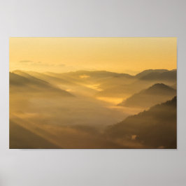 Sonnenlicht strahlt am Nebel Poster