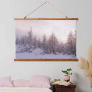 Sonnenlicht und Fichtenwald Wandteppich Mit Holzrahmen