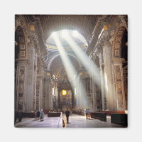 Sonnenlichtschirme strömen durch die Fenster