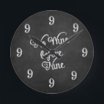 Sonnenmauer Uhr - Kein Wein vor neun Chalkboard<br><div class="desc">Funny Wall Clock in Schwarz-Weiß-Chalkboard-Design. Text auf der Uhr sagt No Wine vor neun und alle Zahlen sind 9! Perfektes Weihnachtsgeschenk, Urlaubsgeschenk, Hauswärmespeck, Vatertagsgeschenk! Besuchen Sie unseren Designkandy Store für eine Auswahl passender Produkte! Bitte kontaktieren Sie uns, wenn Sie weitere Anpassungen benötigen, können wir alles erstellen, was Sie benötigen. E-Mail...</div>