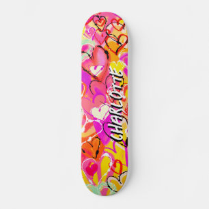 Sonnenschein Bliss: Gelb und rosa Graffiti-Herzen Skateboard