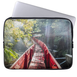 Sonnenschein in den Termas Geometrien, Conaripe, C Laptopschutzhülle