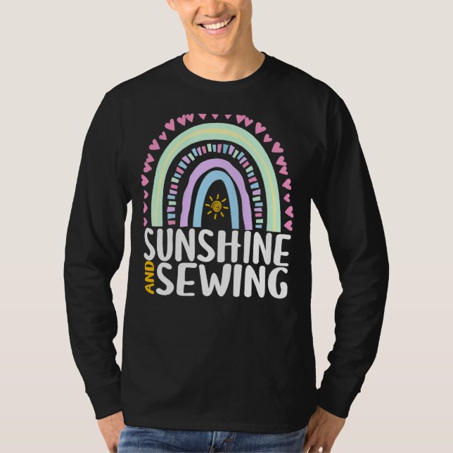 Sonnenschein und Nähen Niedlicher Regenbogenfarben T-Shirt (Vorderseite)