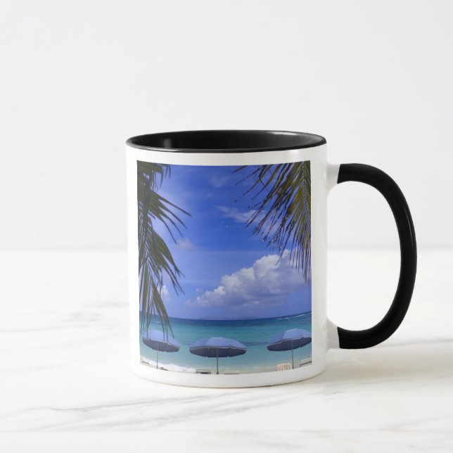 Sonnenschirme am Strand, St. Maarten, Karibik Tasse (Rechts)