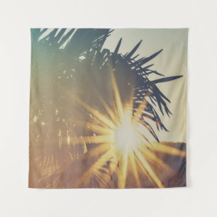 Sonnenstrahlen auf linear blättriger Pflanze Wandteppich