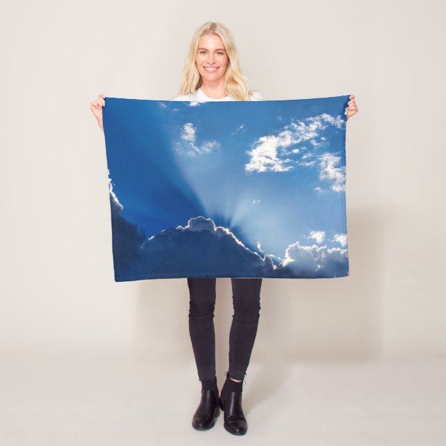 Sonnenstrahlen Wandkunst Blauer Himmel Minimalist  Fleecedecke (Beispiel)
