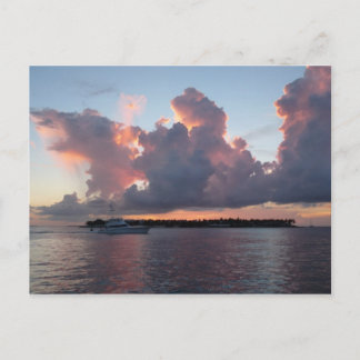 Sonnenuntergang am Meer mit Schiff Postkarte