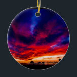 Sonnenuntergang am Pier, Huntington Beach, CA Keramik Ornament<br><div class="desc">Ein phantastischer Sonnenuntergang,  der den Himmel über der Pier in Huntington Beach,  Kalifornien,  erfüllte. Kühne und schöne Farben. Südkalifornien hat immer die besten Sonnenuntergänge! Foto wurde im Juni 2021 aufgenommen.</div>