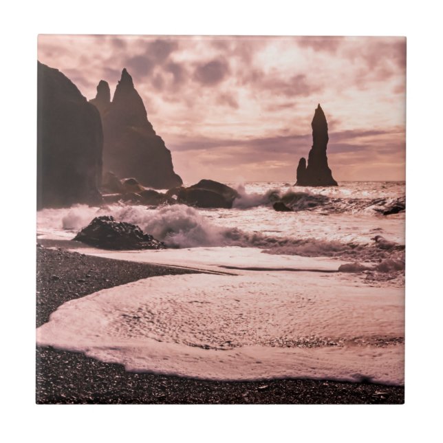Sonnenuntergang am schwarzen Sandstrand Reynisfjar Fliese (Vorderseite)