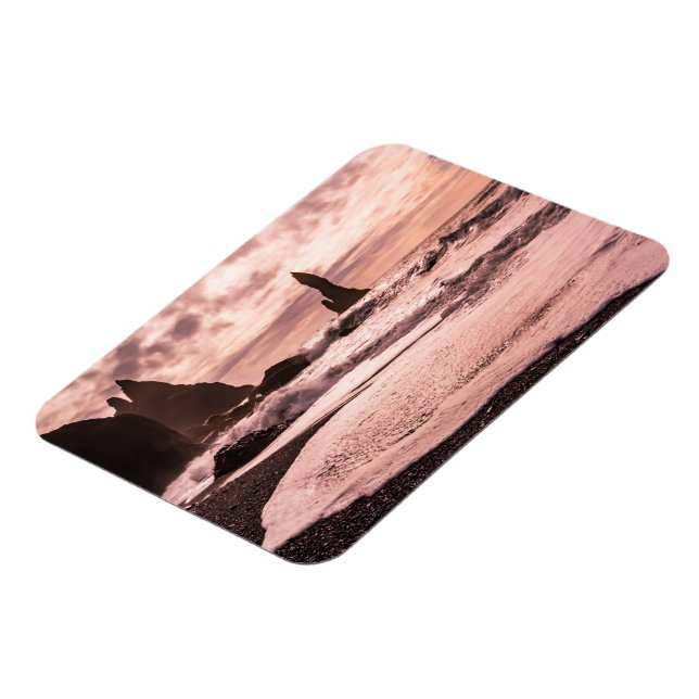 Sonnenuntergang am schwarzen Sandstrand Reynisfjar Magnet (Linke Seite)